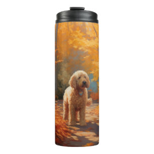 Goldendoodle im Herbst Leaves Fall Inspiriert Thermosbecher