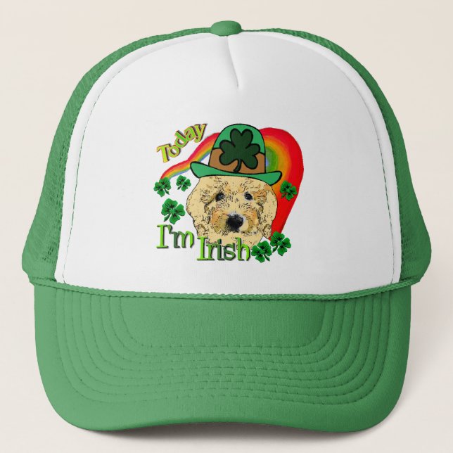 Goldendoodle St Patricks Day Truckerkappe (Vorderseite)