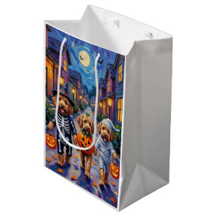 Goldendoodle-Süßigkeiten-sammeln an Halloween-Kost Mittlere Geschenktüte