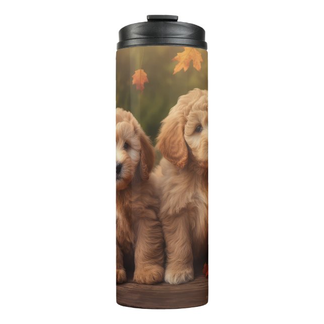 Goldendoodle Welpe Herbst Kürbis Thermosbecher (Vorderseite)