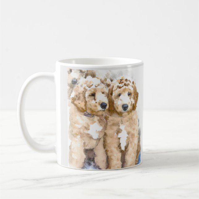 Goldendoodle Welpen spielen niedlich Kaffeetasse (Links)