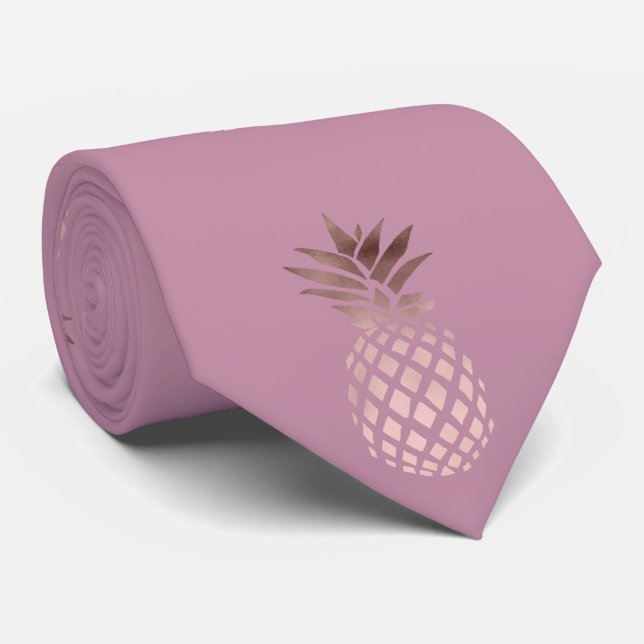 Goldene Ananas aus der Rose Krawatte (Gerollt)