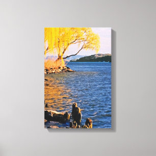 Goldene Bäume am Ufer Leinwanddruck
