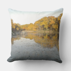 Goldene Bäume und Teich Jumbo Outdoor Kissen Für Draußen