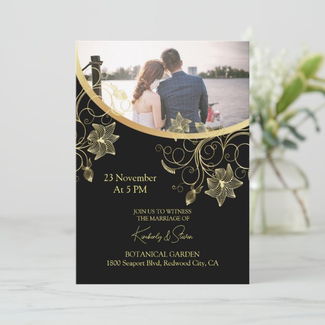 Goldene Blume auf Schwarze Einladung (Stehend Vorderseite)