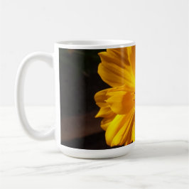 Goldene Blume Makrofotografie Kaffeetasse