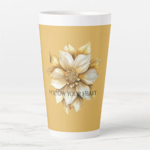 Goldene Creme-Blume Milchtasse
