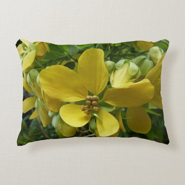 Goldene Dusche Tropengelbe Blüte Dekokissen (Vorderseite)