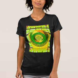 Goldene Eleganz: Schöne Afrikanische Gelbe Rose T-Shirt