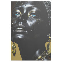 Goldene Eleganz: Schwarze Schönheit mit Schmuck
