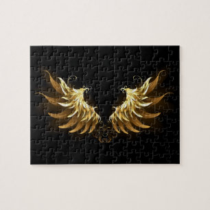 Goldene Engelsflügel auf schwarzem Hintergrund