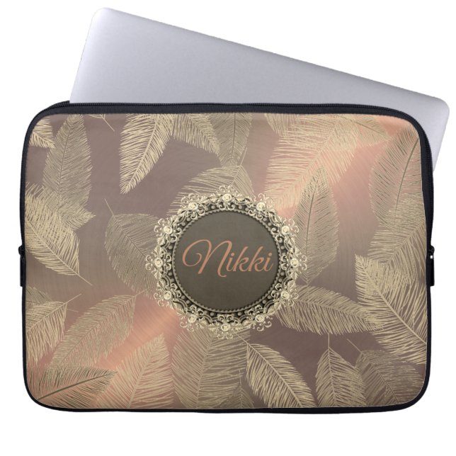 Goldene Federn auf Gold-Rose Personalisiert Laptopschutzhülle (Vorderseite)