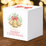 Goldene Glocken Aquarell Rote Weihnachten Geschenkschachtel<br><div class="desc">Fügen Sie eine Touch Eleganz zu Ihren Weihnachtstischen mit diesen drei goldenen Glocken-Event Gustenboxen, hübschen goldfarbenen Glocken und grünem Blattwerk mit einem hellen roten Bogen, derzeit liest Wishing you a Merry Christmas oder Sie können mit Ihrem eigenen festlichen Urlaub Gruß. Andere Farben und passende Elemente sind verfügbar oder können auf...</div>