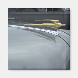 goldene Haubenverzierung des klassischen Autos Magnet