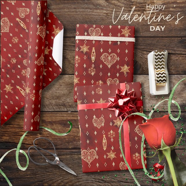 Goldene Herzensstars auf Red Valentine Geschenkpapier (Gold hearts stars on Red Valentine's Wrapping Paper )