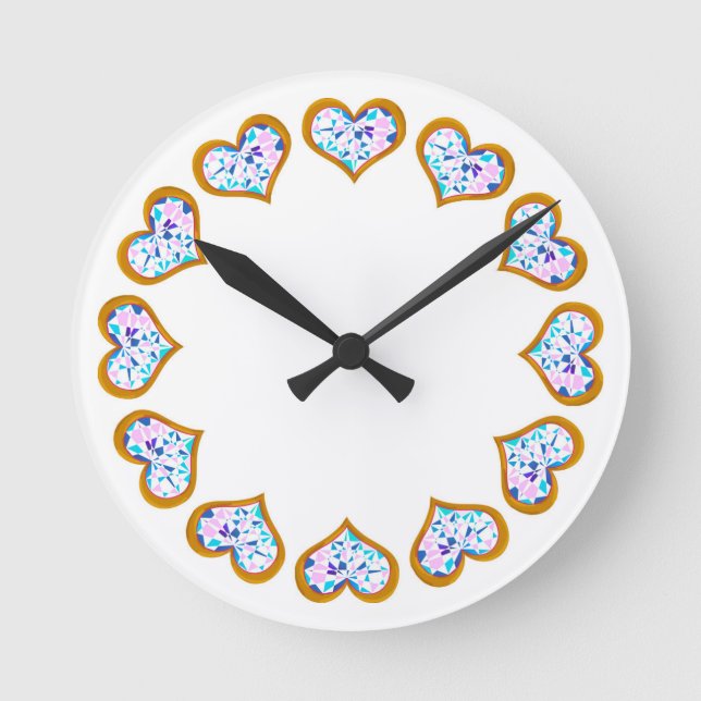 Goldene Herzklötze in der Rundschranke Runde Wanduhr (Vorderseite)