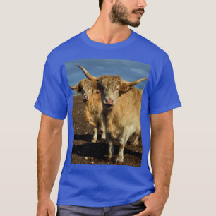 Goldene Highlands: Die Gnade der rehfarbenen Kühe T-Shirt