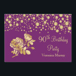 Goldene Konfetti, Rose am lila 90. Geburtstag Einladung<br><div class="desc">Goldene Konfetti und englische Rose über hellen lila Hintergrund 90. Geburtstagsparty Einladung.</div>