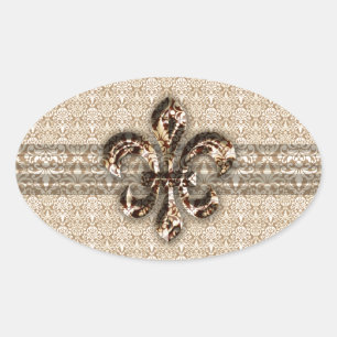 Goldene Lilie mit Cream Damask Muster Ovaler Aufkleber