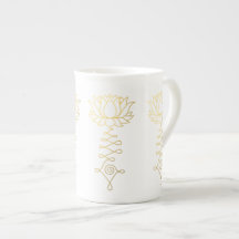 Goldene Lotos-Tasse