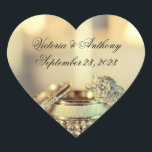 Goldene Namen Datum Script Hochzeit Herz-Aufkleber<br><div class="desc">Herrliche und elegante Namen brauchen das Datum der Hochzeit und des Datums. Gold Herzkleber für Sie zu dekorieren,  Siegel der Umschlag.</div>