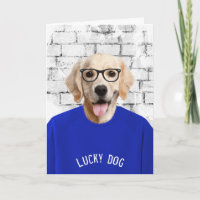 Goldene Pensionskasse in blauem T - Shirt