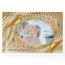 Goldene Rippeleffekte und Rose