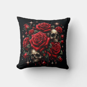 Goldene Schädel und rote Rosen funkeln Gothic-Glam Kissen