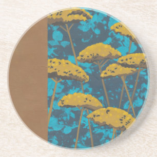 Goldene Schafgarbe-Garten mit blauem Hintergrund Getränkeuntersetzer