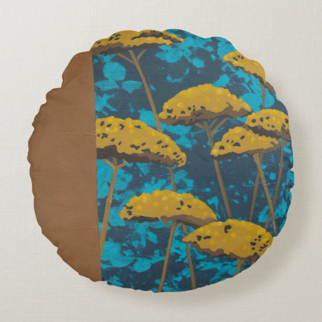 Goldene Schafgarbe-Garten mit blauem Hintergrund Rundes Kissen (Vorderseite)