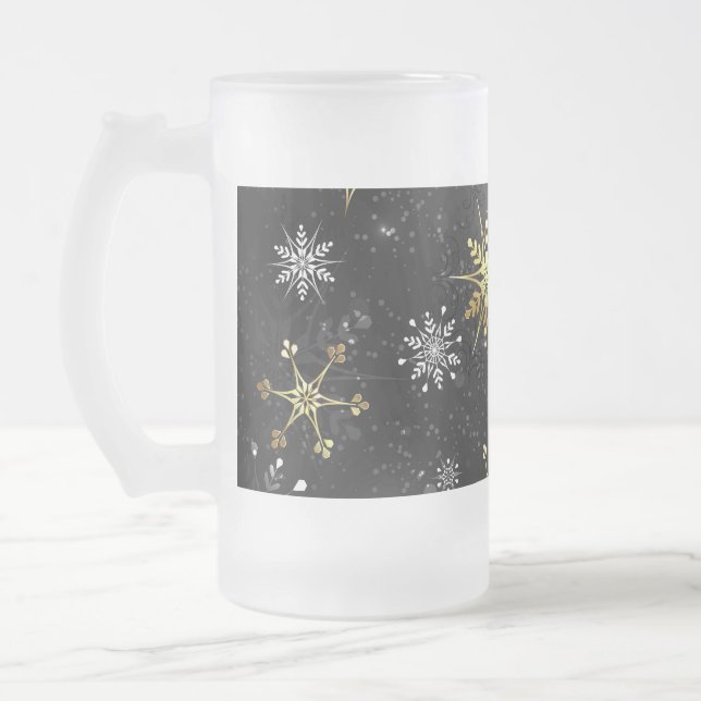 Goldene Schneeflocken auf schwarzem Hintergrund Mattglas Bierglas (Links)