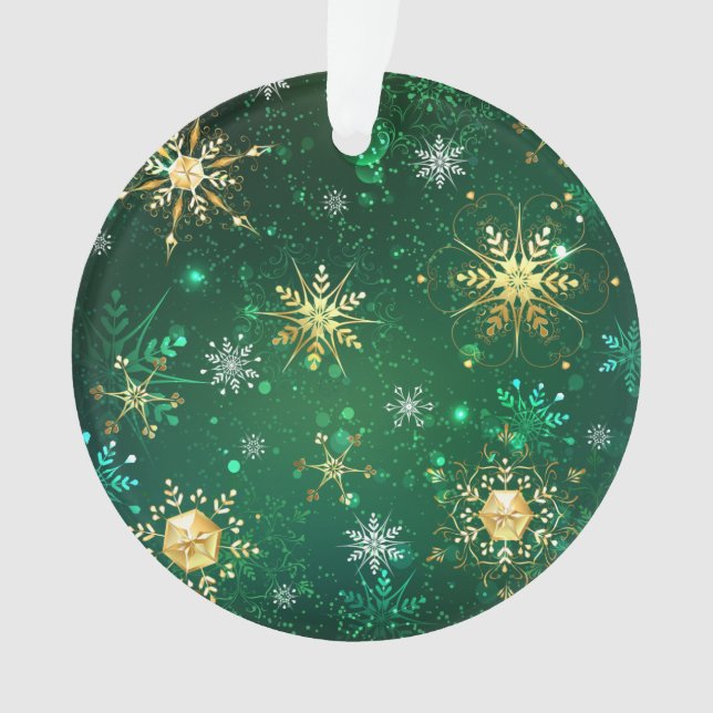 Goldene Schneeflocken im grünen Hintergrund Ornament (Vorderseite)