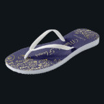 Goldene Spitzen auf Hochzeit der Navy Blue Trauzeu Flip Flops<br><div class="desc">Diese wunderschönen Hochzeitskippen sind eine großartige Möglichkeit, Ihre Trauzeugin zu danken und zu erkennen, während sie gleichzeitig ihre Füße rette. Das elegante Design mit goldfarbenen Spitzen-Frills auf marineblarem Hintergrund und extravagant goldfarbenen Schriftzeichen. Der Test liest Trauzeugin mit ihrem Namen unten. Ein guter Weg, ihr zu danken, dass sie Teil Ihres...</div>