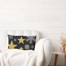 Goldene Sterne und silberne Schneeflocken schwarze