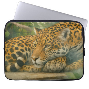 Goldene Stille - ruhender Leopard in Foliage Laptopschutzhülle