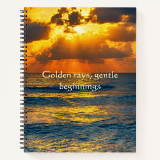 Goldene Strahlen Sanfte Anfänge Sonnenstrahl Ozean Notizbuch