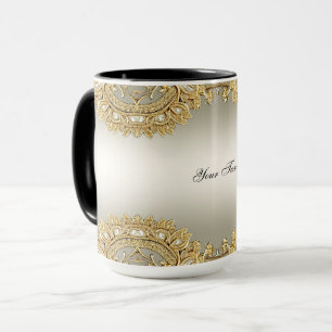Goldene verzierte Tasse