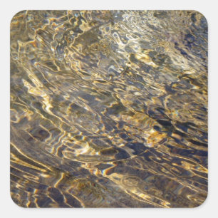 Goldener Brunnen Wasser 2 Quadratischer Aufkleber