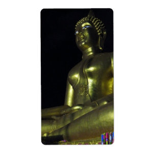 Goldener Buddha in der Nacht