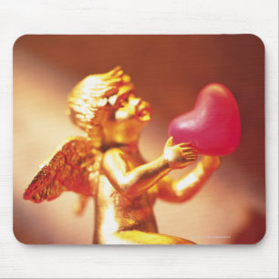 Goldener Engel, der rosa Herz, Seitenansicht, Mousepad