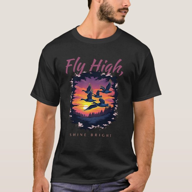 Goldener Flug: Entenflug bei Sonnenuntergang Colle T-Shirt (Vorderseite)