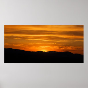Goldener Gebirgssonnenuntergang Poster