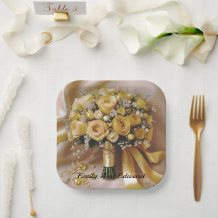 "Goldener Glanz: Ein honigsüßes Rosenbouquet der L Pappteller