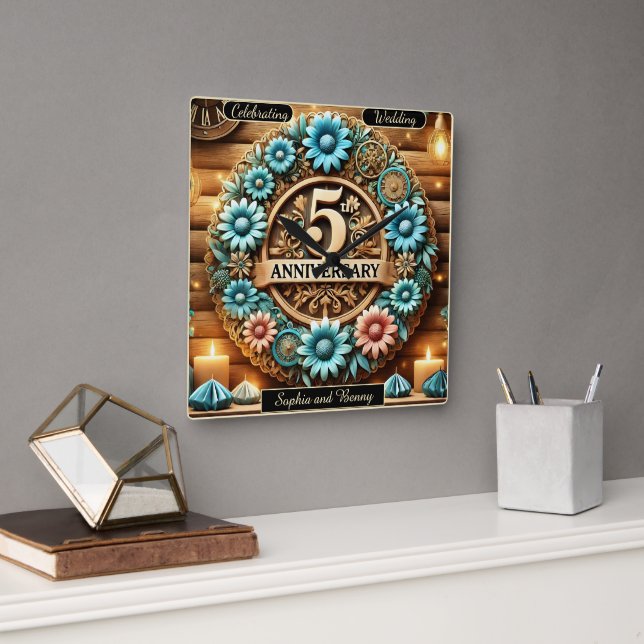 Goldener Kreis: Fünfter Jahrestag Blumenkreation Quadratische Wanduhr (Büro)