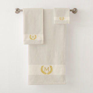 Goldener Lorbeer und Monogramm auf hellsandfarbene Badhandtuch Set