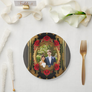 Goldener Rahmen mit rote Rosen, gotisches Foto Pappteller
