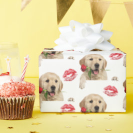 Goldener Retriever mit Rose und Küssen Geschenkpapier