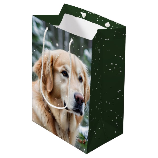 Goldener Rückzug in die Schneeflocken Mittlere Geschenktüte (Vorderseite Schrägansicht)