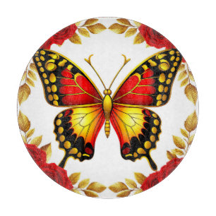 Goldener Schmetterling mit roten Rosen und goldene Schneidebrett