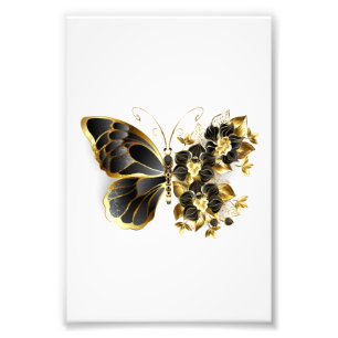 Goldener Schmetterling mit schwarzem Orchid Fotodruck